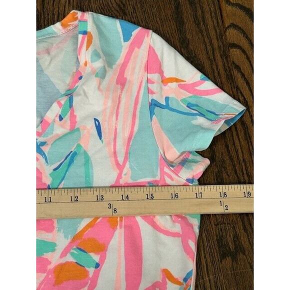 Lilly Pulitzer Michele V-Neck Tee in Out to Sailboat Sea Print Neon Pink White M - Picture 4 of 7